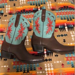 Vintage Old gringo boots never worn! These are a beautiful unique piece!